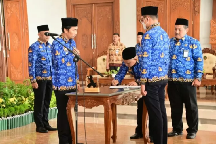 INILAH BESARAN GAJI YANG DIDAPATKAN PNS GOLONGAN II D DENGAN MASA KERJA ...