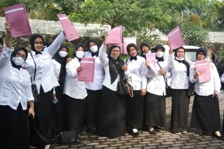 Mohon Maaf Untuk Pelamar Umum, Lulusan Baru Atau Fresh Graduate ...