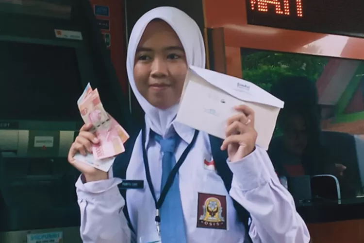 Siswa SMA Dan SMK Cek Rekening Sekarang! Uang Rp1,8 Juta Dari Dana ...