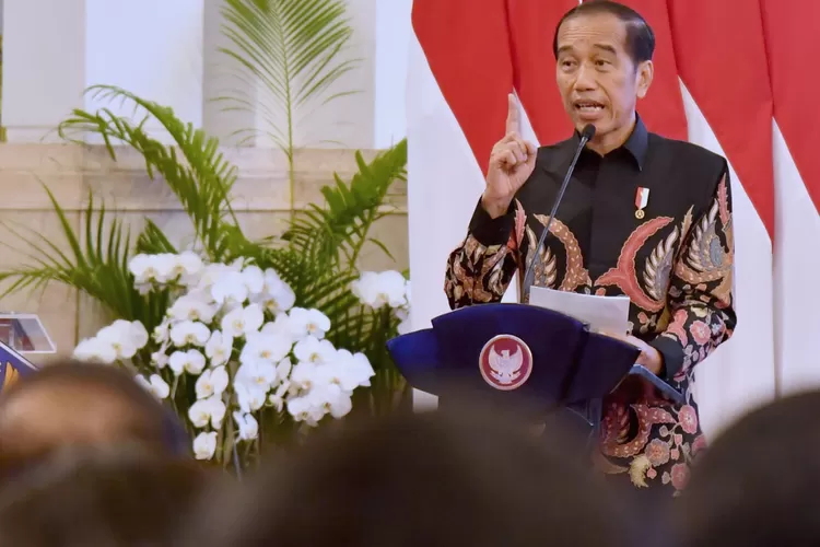 Jelang Pemungutan Suara, Jokowi Resmi Naikkan Tunjangan Kinerja Bawaslu ...