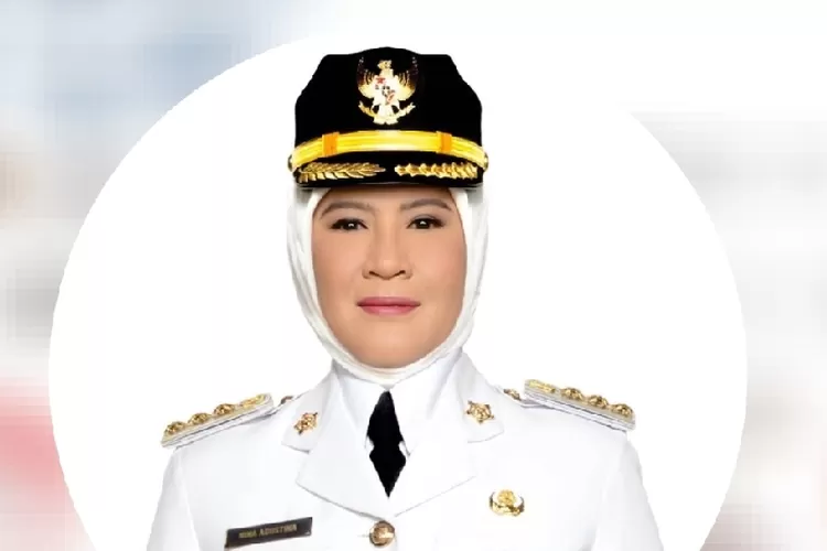 Siapa Nina Agustina? Ini Profil Dan Biodata Anak Dai Bactiar Kakak ...