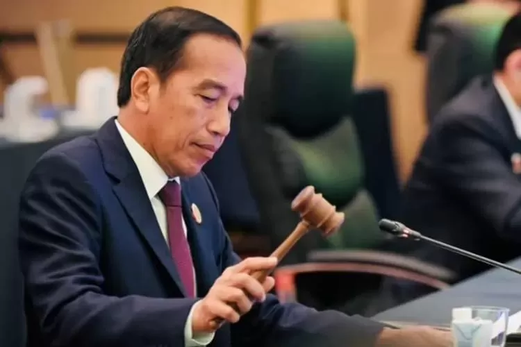 Jokowi Resmi Setujui Pns Menerima Gaji Ke Sebanyak Kali Berlaku Bagi Golongan Ini Klik