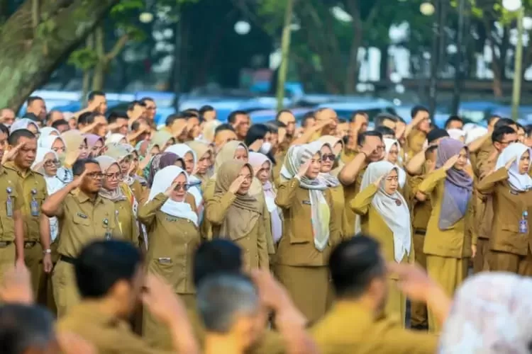 MOHON MAAF! GAJI 13 BATAL CAIR Untuk PNS, TNI, Polri Jawa Barat Karena ...