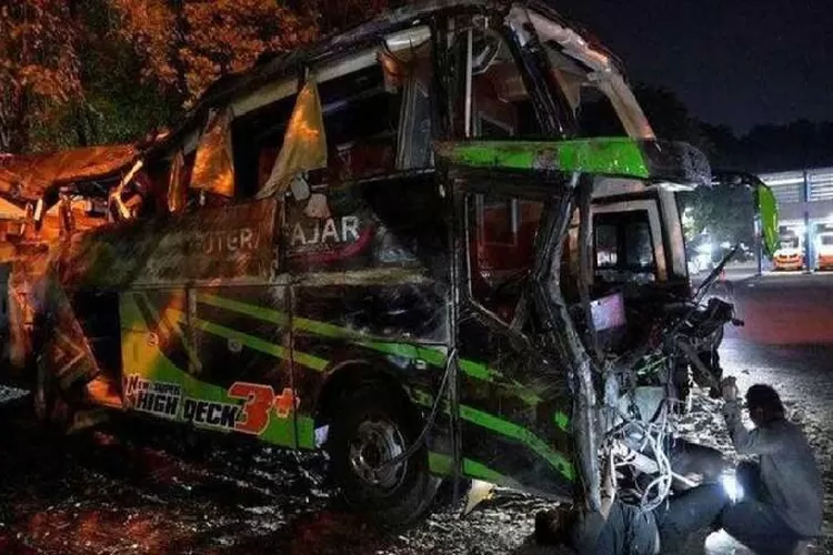 Tragis! Kecelakaan Bus SMK Lingga Kencana Depok, Diakibatkan Rem Blong ...