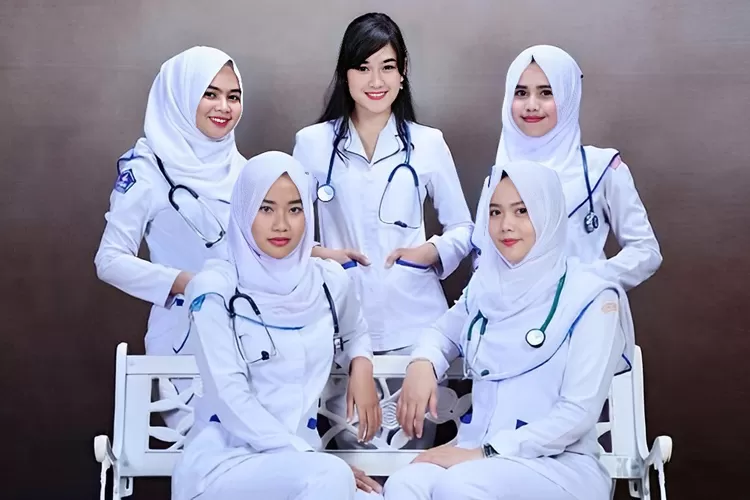 Ilustrasi - Rentang penghasilan atau gaji PPPK Nakes Bidan di lingkungan Kementerian Kesehatan atau Kemenkes (dok/thamrin.ac.id)