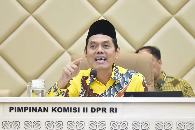 Zulfikar Arse Sadikin, Wakil Ketua Komisi II DPR RI, mendesak Kemendagri, Pemerintah Aceh, dan Pemerintah Sumatera Utara untuk kembali berdialog dan mengkaji ulang secara objektif polemik empat pulau di Aceh yang tercatat di Sumut, dengan melibatkan para ahli guna mencapai penyelesaian damai. (dpr.go.id)