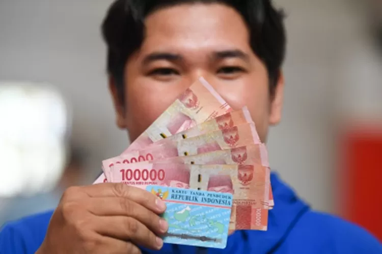 BSU 2025 Batch 4 mulai cair ke rekening penerima. Cek status pencairanmu sekarang lewat link resmi Kemnaker berikut ini. (HukamaNews.com / indonesia.go.id)