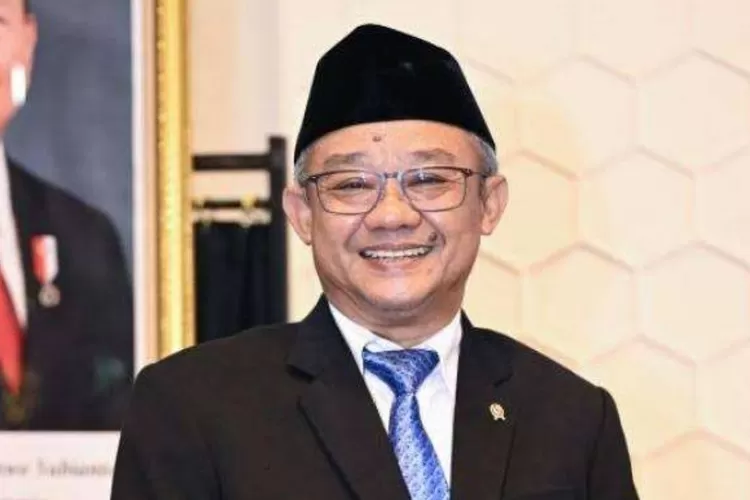 Mendikdasmen Abdul Mu'ti menanggapi wacana bahasa portugis masuk kurikulum (kemendikdasmen.go.id)