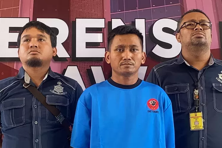 Adik Dari Pegi Alias Perong Mendatangi Mapolres Cirebon Pelaku Pembunuhan Dan Pengeroyokan