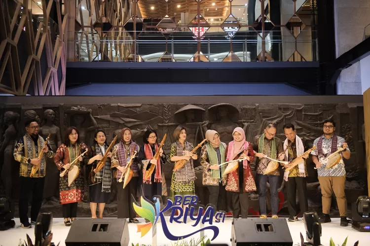 BTN ikut mendukung bazar UMKM BUMN dengan tajuk BerKRIYAsi yang diselenggarakan di lantai LG Sarinah, Jakarta.