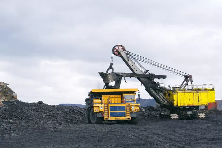 Ilustarsi area pertambangan batu bara (Pixabay/denfran)