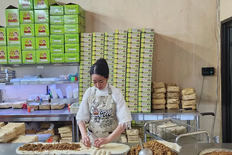 Lumpia Cik Meme menggelar promo khusus bertajuk "Gebyar 1 Dekade LCM". (dok Lunpia Cik Meme)