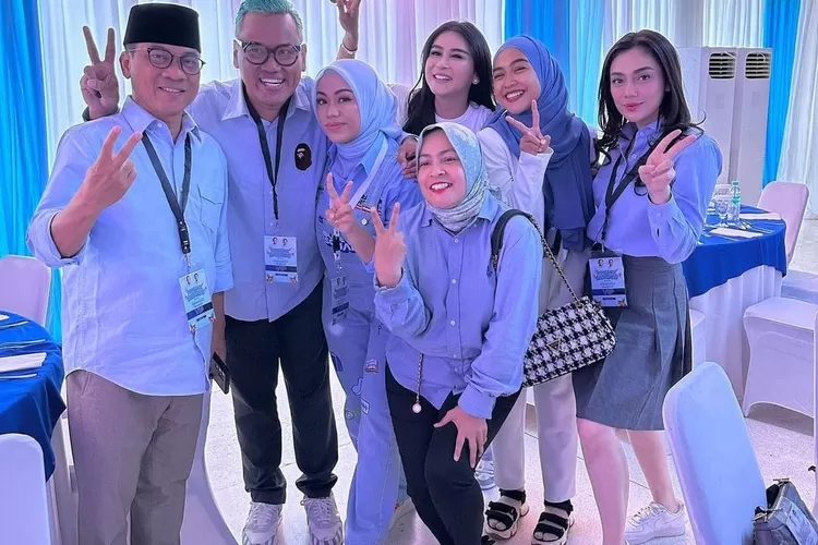 Uya Kuya salah satu selebritis Indonesia yang ikut pemiu 2024 (king_uyakuya)