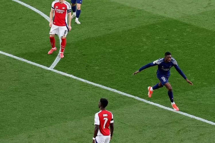 PSG mengalahkan Arsenal di London pada semifinal leg pertama Liga Champions 