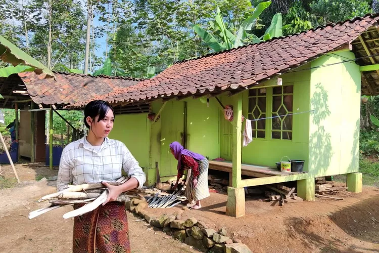 Suasananya Bikin Rindu, Kampung Di Jawa Barat Ini Dihuni Gadis Cantik ...