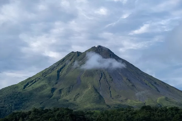 Kisah Legenda Gunung Kelud Ada Kaitannya Dengan Penolakan Cinta Putri ...