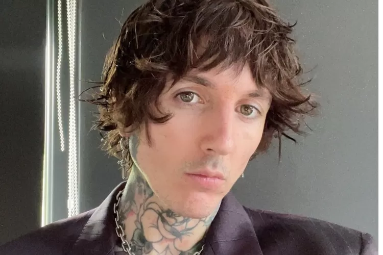 Vokalis Bring Me The Horizon (BMTH) Ungkap Alasan Hentikan Konser Hari