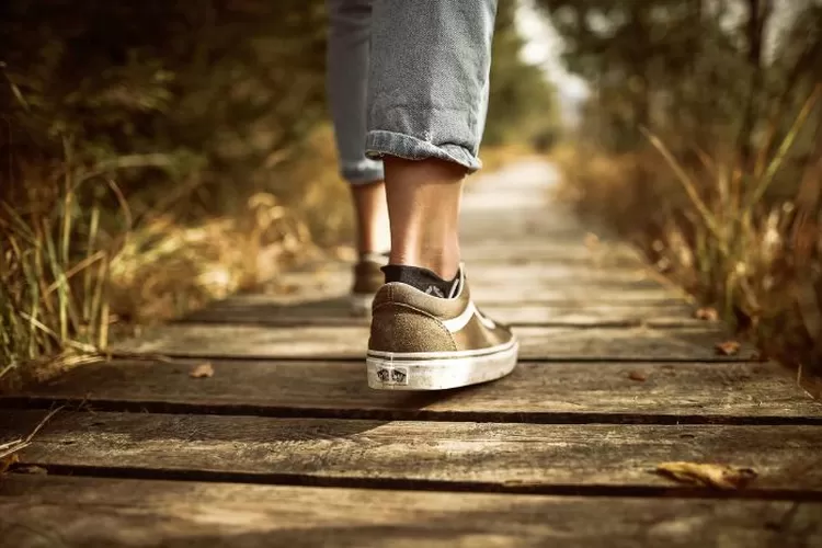 Ilustrasi jalan kaki. ( pexels / Tobi)