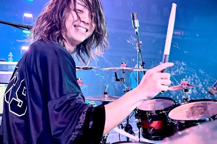 Profil Tomoya Kanki Drummer ONE OK ROCK Ruangan Info