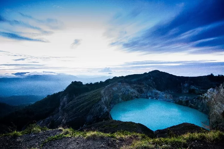 Menjelajahi Keajaiban Pulau Flores Destinasi Wisata Alam Yang Memikat Distrik News