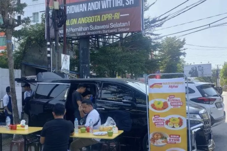 Ilustrasi jual nasi gunakan mobil (Dok)