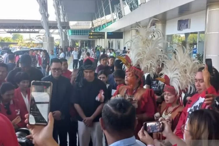 Kaesang Tiba Di Manado Dan Langsung Disambut Tarian Khas Minahasa ...