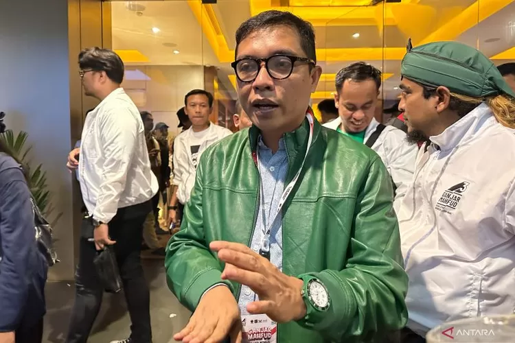 Wakil Ketua Bappilu DPP PPP Achmad Baidowi saat memberikan keterangan di Djakarta Theater, Jakarta, Sabtu (30/12/2024). (ANTARA/Rio Feisal) 