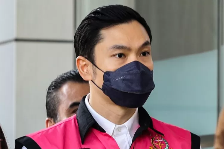 Sidang perdana Harvey Moeis di PN Jakpus soal dugaan korupsi timah Rp 300 T, simak perkembangan kasusnya di sini! (PMJ News / HukamaNews.com)