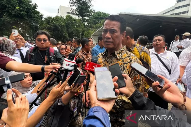 Menteri Pertanian (Mentan) Andi Amran Sulaiman. Amran Sulaiman, menteri pertanian 3 periode, berbagi kisah inspiratif dari masa kecil miskin hingga sukses memimpin sektor pangan. (ANTARA/Harianto)
