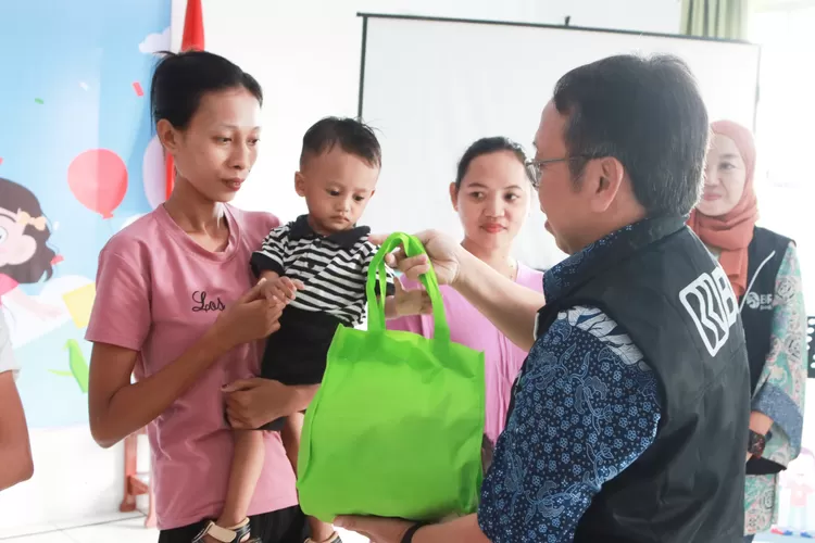 BRI Peduli 'Cegah Stunting Itu Penting' Salurkan Bantuan dan Dukung Program Pemerintah di Hari Gizi Nasional 2024