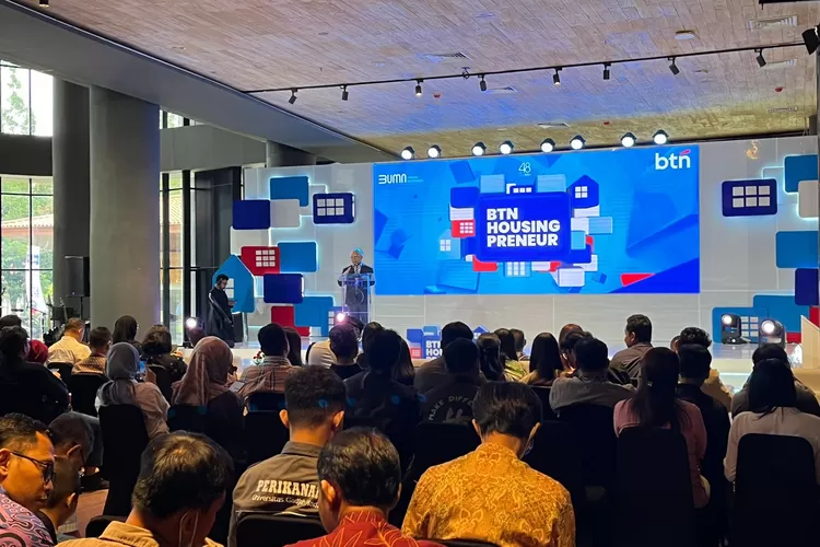 Direktur Distribution &amp; Institutional Funding BTN Jasmin di acara Kick Off dan Roadshow BTN Housingpreneur di UGM