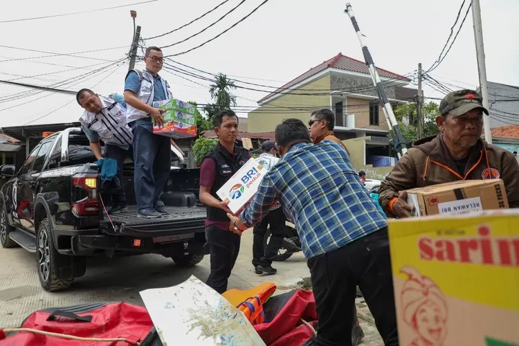BRI Peduli Salurkan Bantuan untuk Korban Banjir Jabodetabek