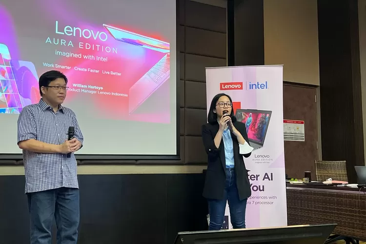 Lenovo secara resmi meluncurkan laptop terbarunya, rangkaian dari Copilot+ PC terbaru yang mencakup Yoga Slim 7i (14&rdquo; &amp; 15&rdquo;) Aura Edition dan Yoga 9i 2-in-1 dari lini Aura Edition, di Yogyakarta.