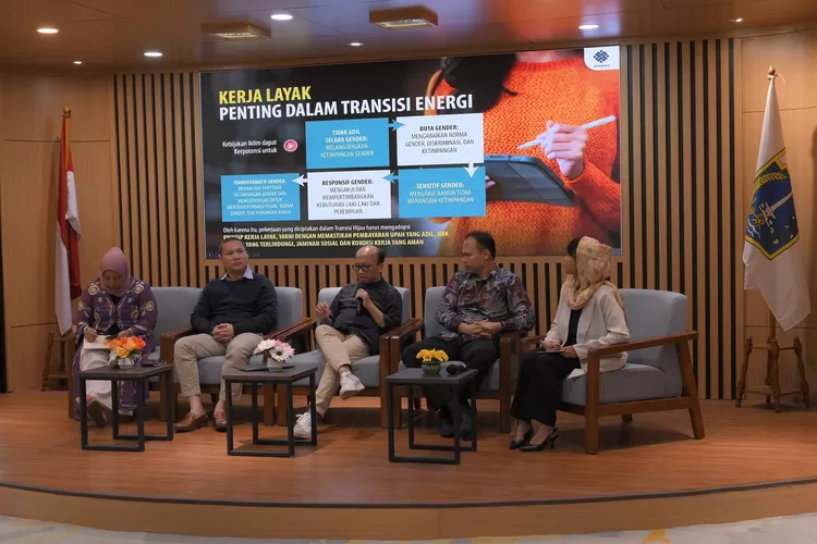 Diskusi dalam acara MOSAIC TALK bertema "Transisi Energi dalam Perspektif Islam,"