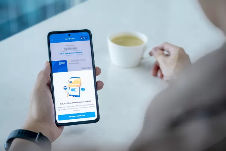 Aktifkan rekening dormant lebih cepat dan gratis lewat BRImo atau kantor BRI, aman dan praktis untuk semua nasabah.