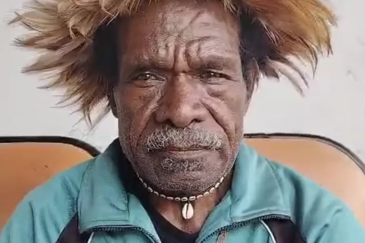 Tokoh masyarakat Distrik Ibele, Linus Hiluka, mengimbau kepada warga Kabupaten Jayawijaya untuk tetap menjaga ketenangan dan tidak terpengaruh provokasi terkait isu penempatan TNI non organik di beberapa distrik, termasuk Ibele, Walaik, dan Taelarek. (Dok.)