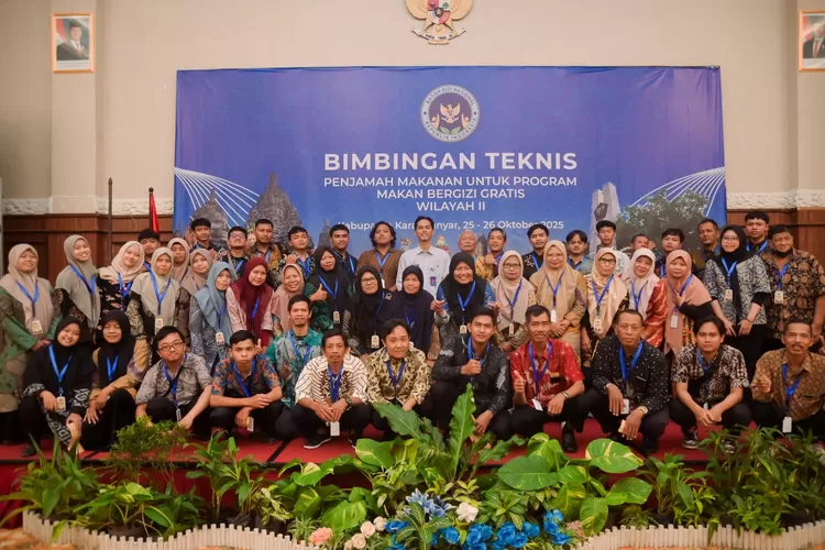 BGN latih 35.000 penjamah pangan di Pulau Jawa untuk memperkuat penerapan standar keamanan, higienitas, dan mutu makanan bergizi demi mendukung kesehatan masyarakat.