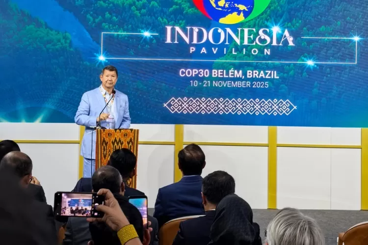 Utusan Khusus Presiden Bidang Energi dan Perubahan Iklim yang juga Ketua Delegasi RI, Hashim Djojohadikusumo, menegaskan dukungan penuh Indonesia terhadap Perjanjian Paris. (Dok.)