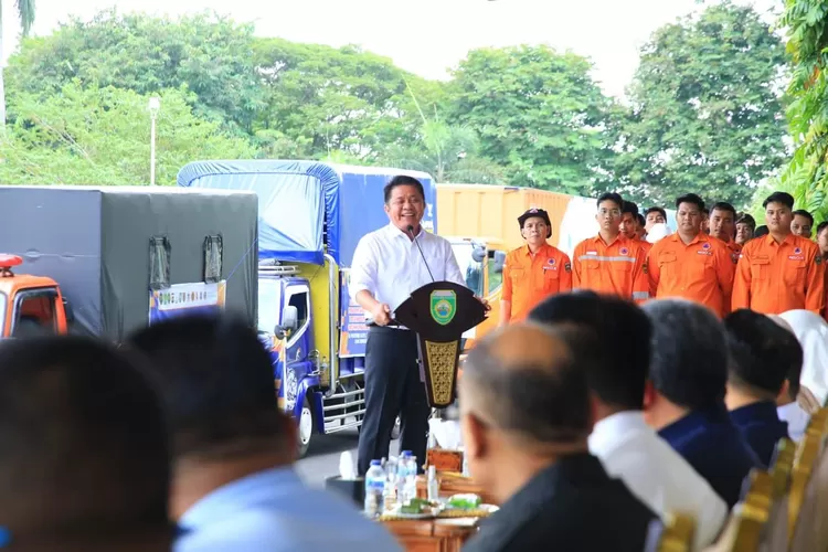 Gubernur Herman Deru melepas 23 armada bantuan kemanusiaan Rp2,65 miliar untuk korban bencana di Aceh, Sumbar, dan Sumut sebagai wujud kepedulian Sumsel.