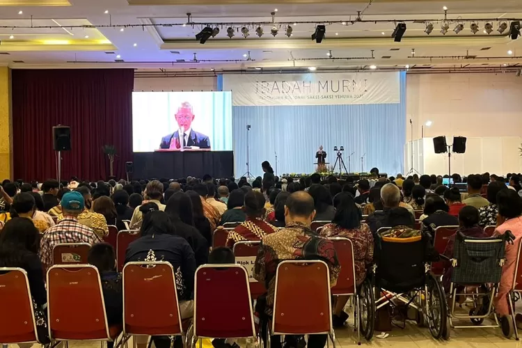 Ribuan jemaat dari berbagai daerah memadati Yogyakarta dalam rangka menghadiri Pertemuan Regional Saksi-Saksi Yehuwa Tahun 2025 di Grand Pacific Hall Sleman. (Dok.)