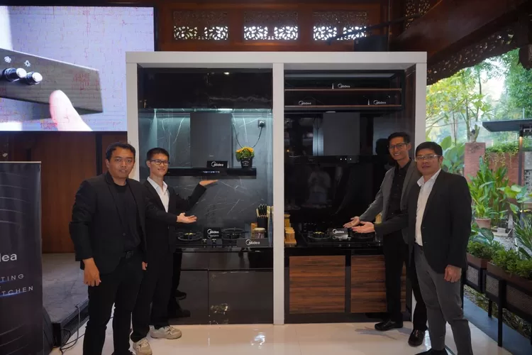 Midea Electronics Indonesia resmi meluncurkan Kitchen New Collection yang menghadirkan rangkaian Built-In Gas Hob dan Cooker Hood generasi terbaru.  (Dok.)
