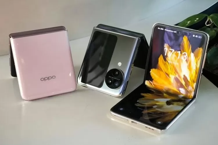 OPPO Find N3 Flip hadir dengan cover screen yang lebih besar berukuran 3,26 inci, menggunakan panel AMOLED dengan resolusi HD+, refresh rate 60Hz dan kecerahan 900 nits.*