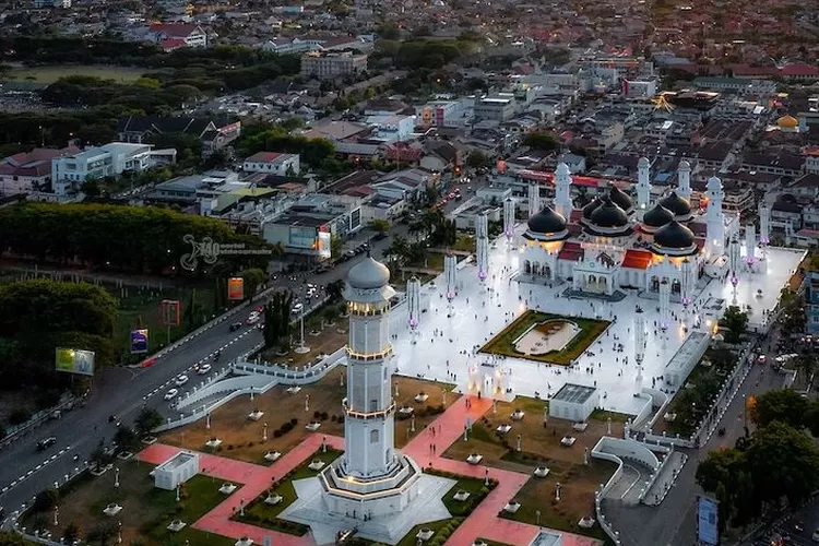 Masjid Raya Baiturrahman Aceh Jejak Sejarah Megah Fungsi Multidimensi