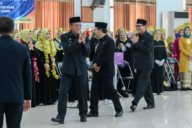 Herdiat-Yana Terang-terangan Umumkan "Cerai" Di Pilkada 2024 - Insiden 24