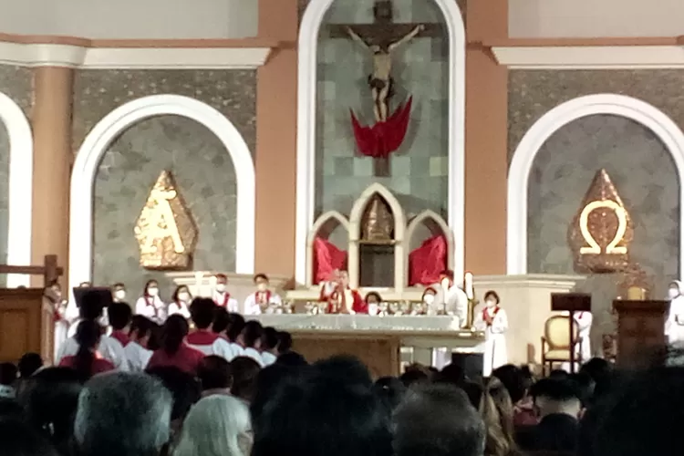 Umat Katolik Paroki St Paulus Miki Salatiga Larut Dalam Lantunan