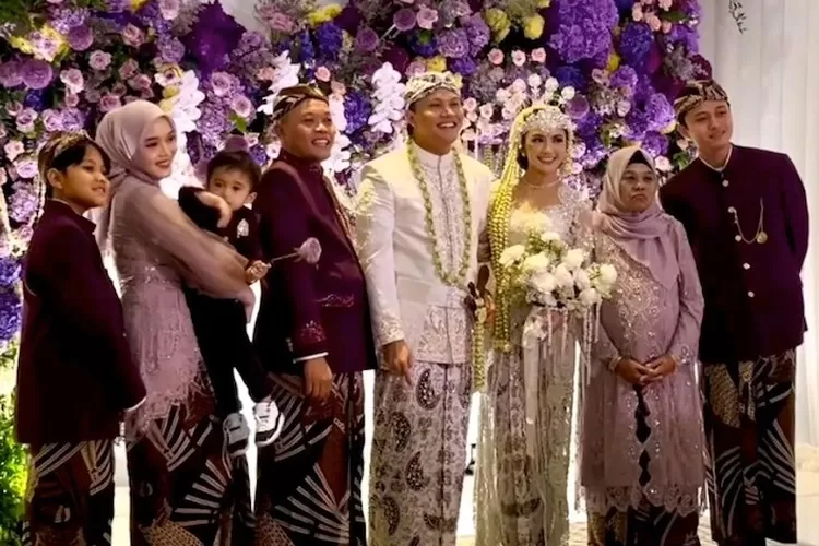 Pernikahan penyanyi Rizky Febian dan Mahalini di Hotel Raffles Kuningan Jakarta Selatan.*