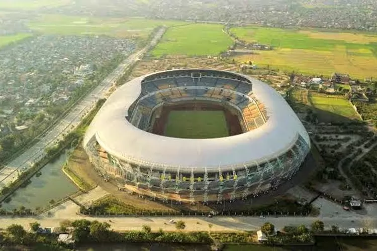 Lama tak memiliki stadion dan markas utama, kesebelasan Persib Bandung akhirnya dapat izin kelola Stadion GBLA, untuk 30 tahun kedepan.*&nbsp; (Pemkot Bandung)