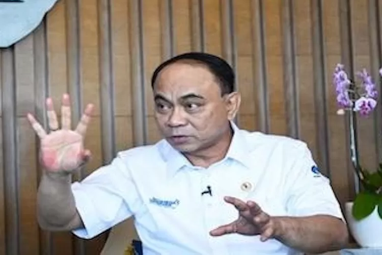 Menkominfo Budi Arie Setiadi menjalin kerja sama dengan Otoritas Jasa Keuangan (OJK), Bank Indonesia (BI), dan Pusat Pelaporan dan Analisis Transaksi Keuangan (PPATK), cegah judi online.*