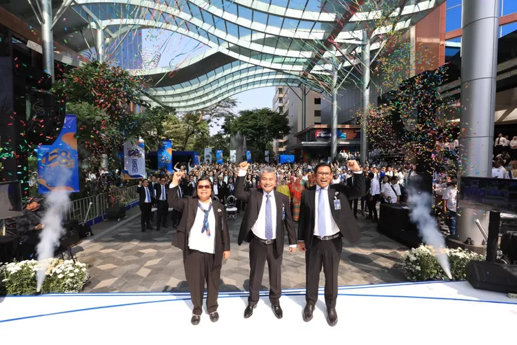 Jajaran direksi, komisaris dan insan Brilian rayakan hari jadi BRI ke-128 (dok.BRI)