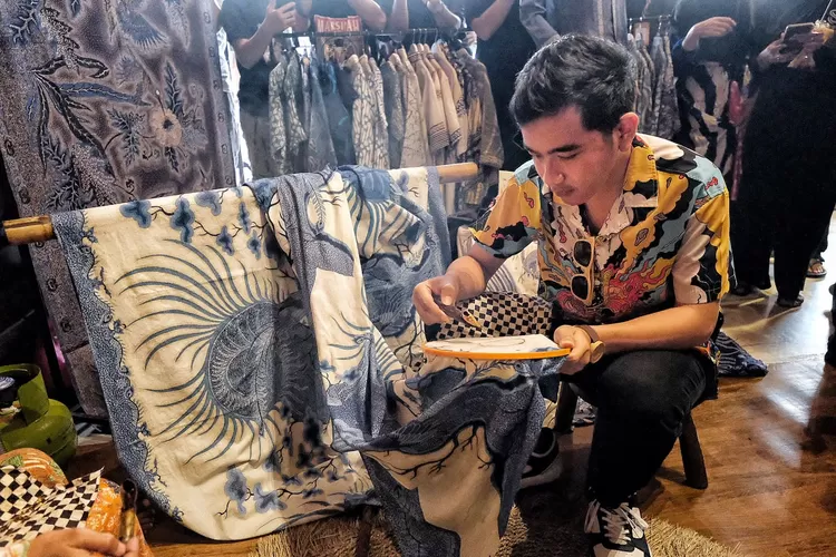 Pekalongan Menantikan Nelson Mandela Versi Milenial: Gibran Rakabuming Raka (Press Rilis)